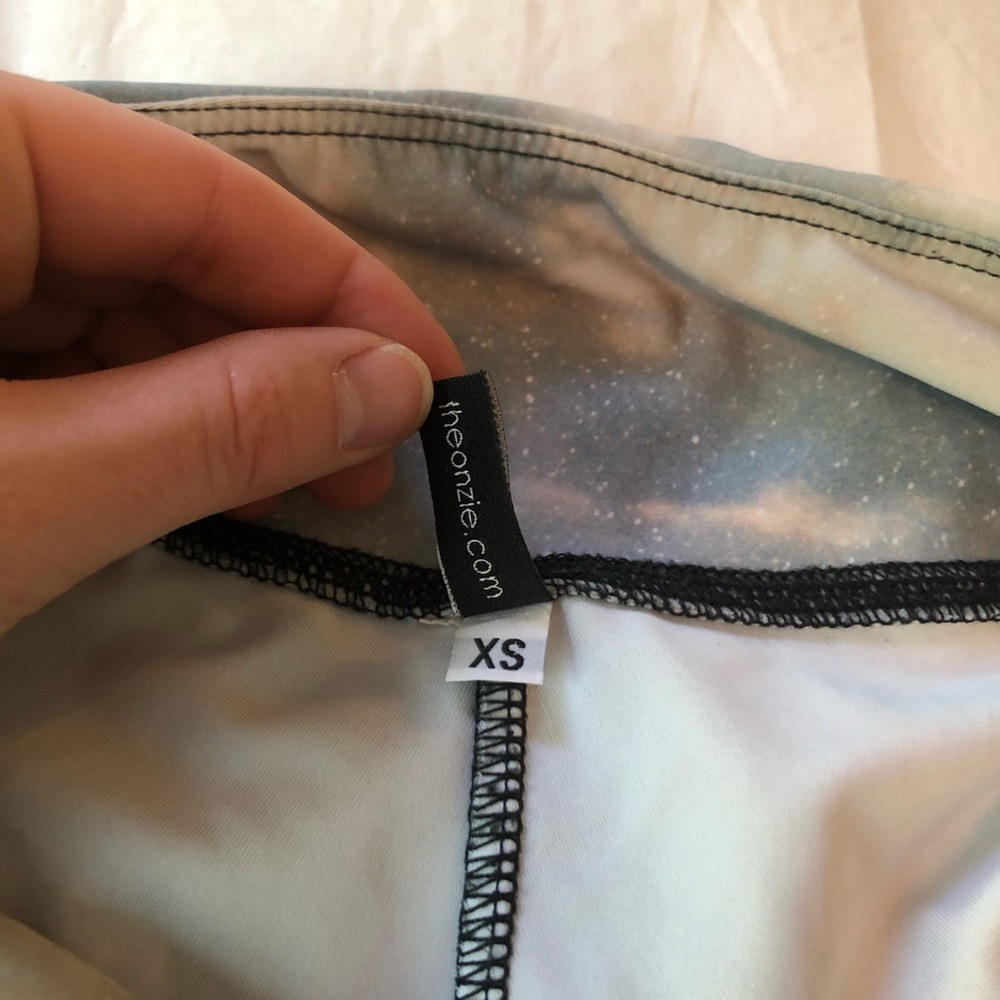 Onzie Desert Crop Leggings - Picture 7 of 9